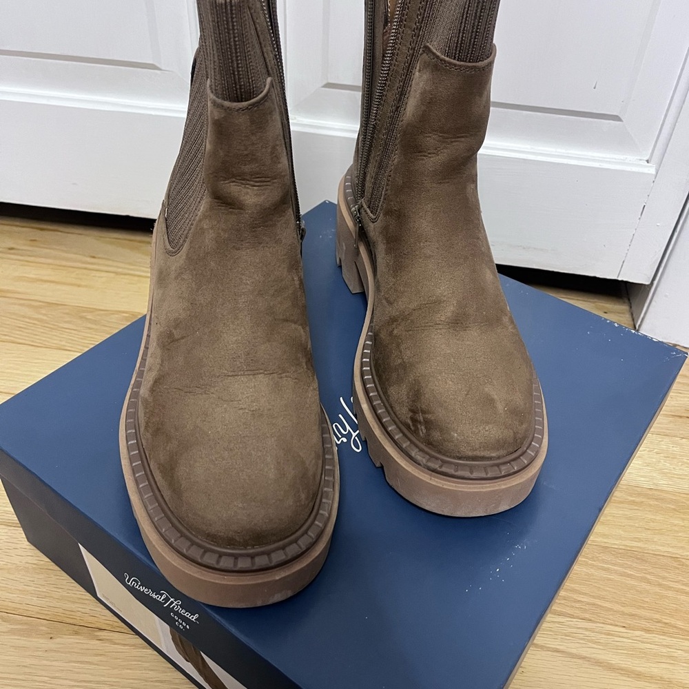 Universal Thread Taupe Chelsea Boots - Picture 3 of 5